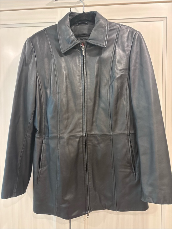 Danier Jackets & Blazers - Danier Women’s Genuine Leather car coat zip out liner size Small